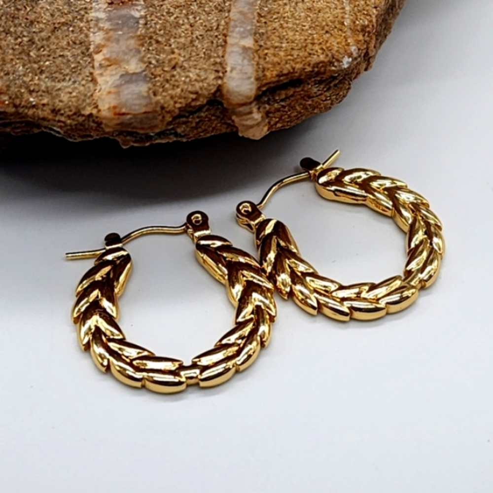 Johnny Was Jewelry Leaf Wreath 18kt Gold Filled Hoops Lightweigh Earrings Hoop